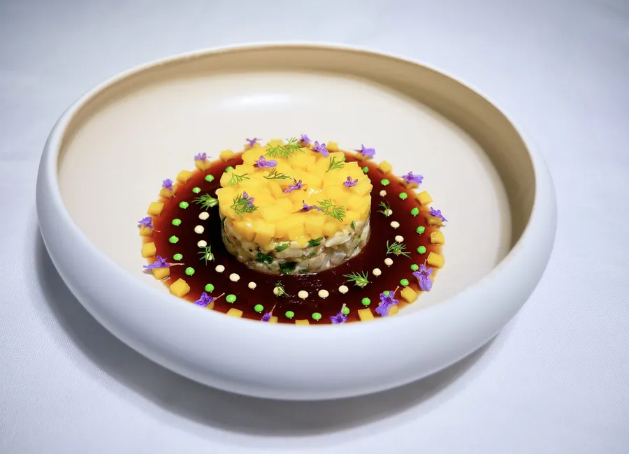 Tartare de bar, mangue et gingembre