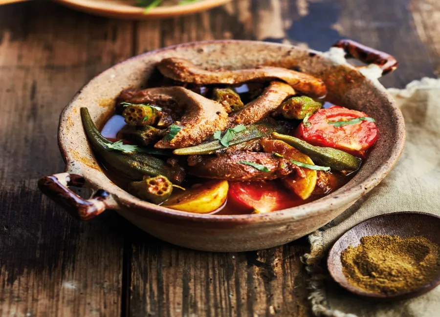 Tajine de langues d’agneau aux gombos et citrons confits