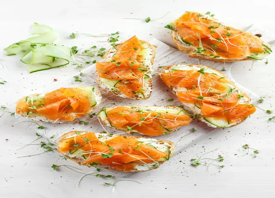 Toasts au miel et saumon