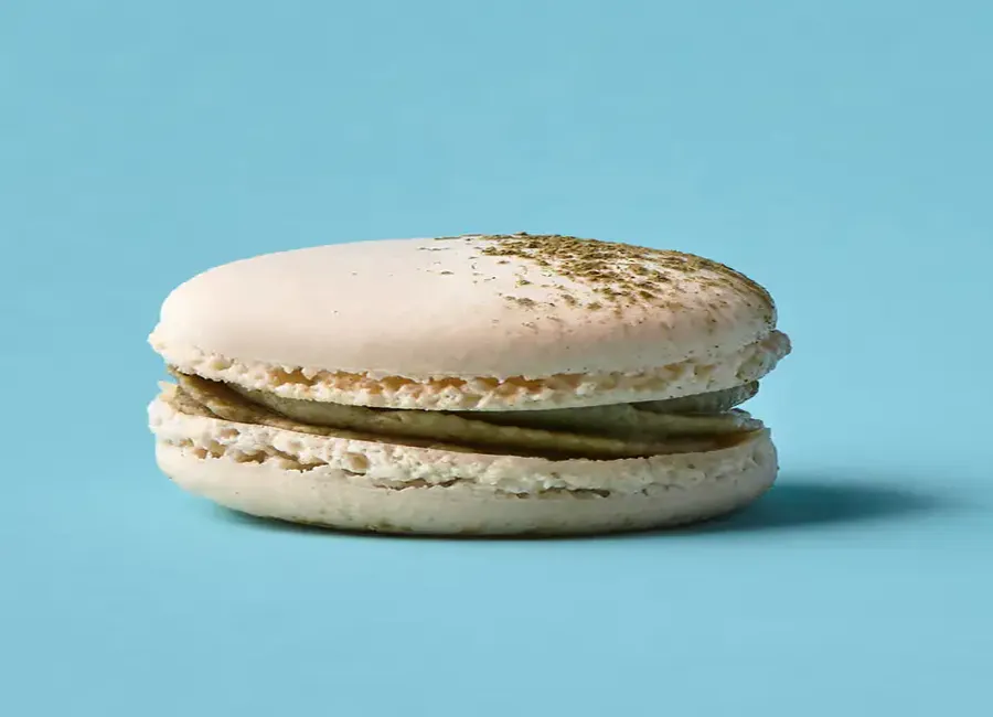 Macarons salés à la tapenade