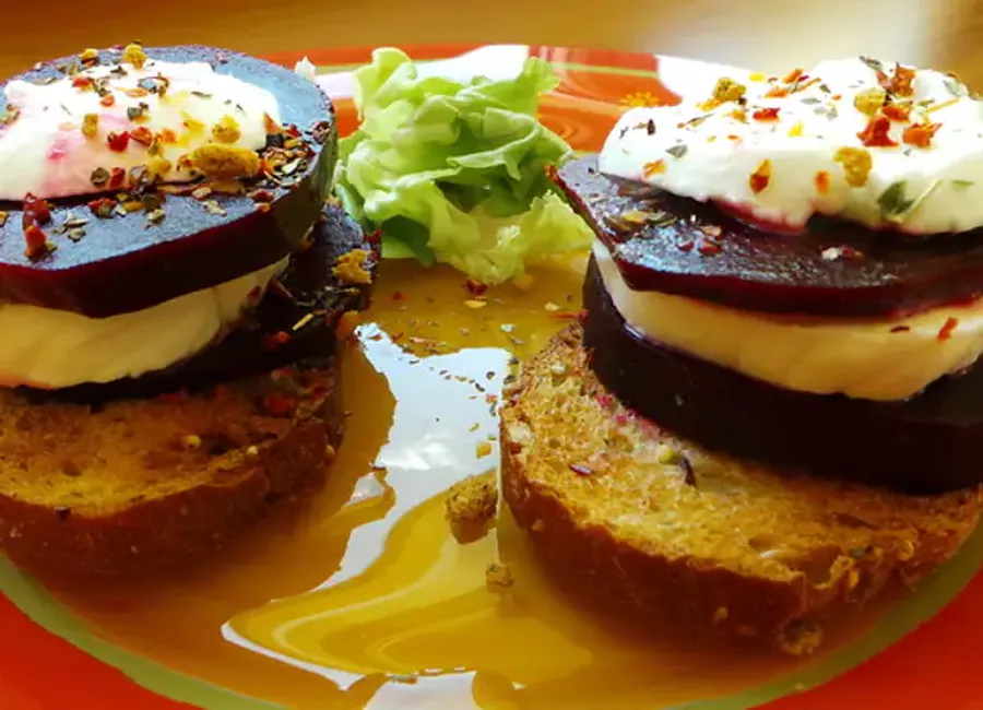 Millefeuille betteraves-mozzarella