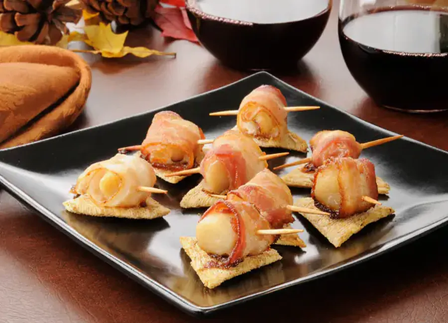 Toast de saint-jacques roulée au bacon