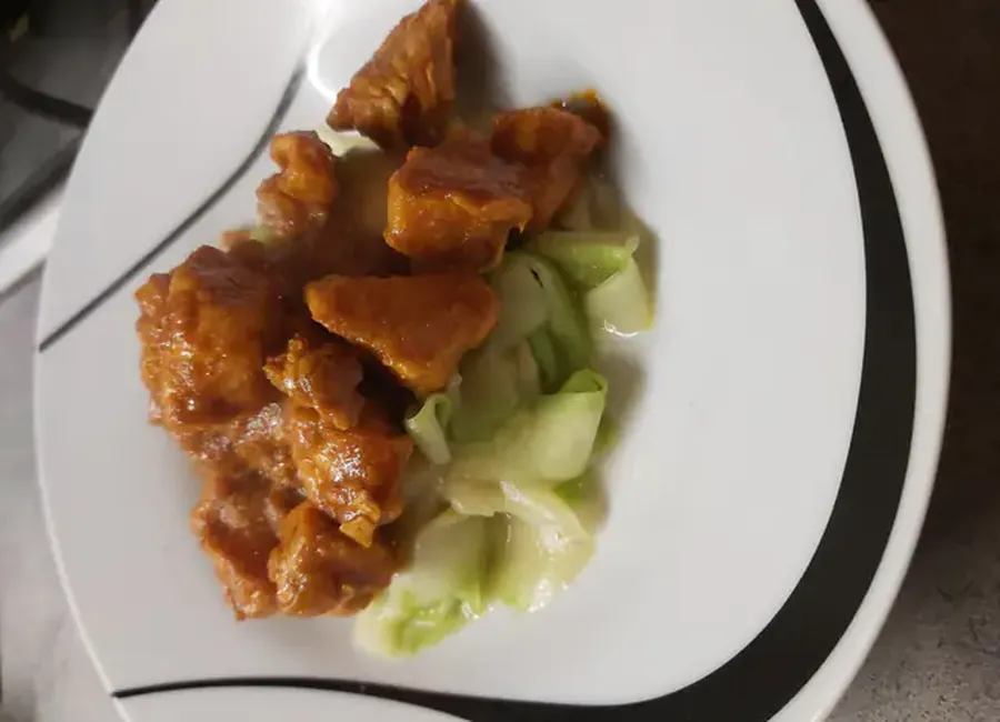 Poulet au curry et ses tagliatelles de courgette