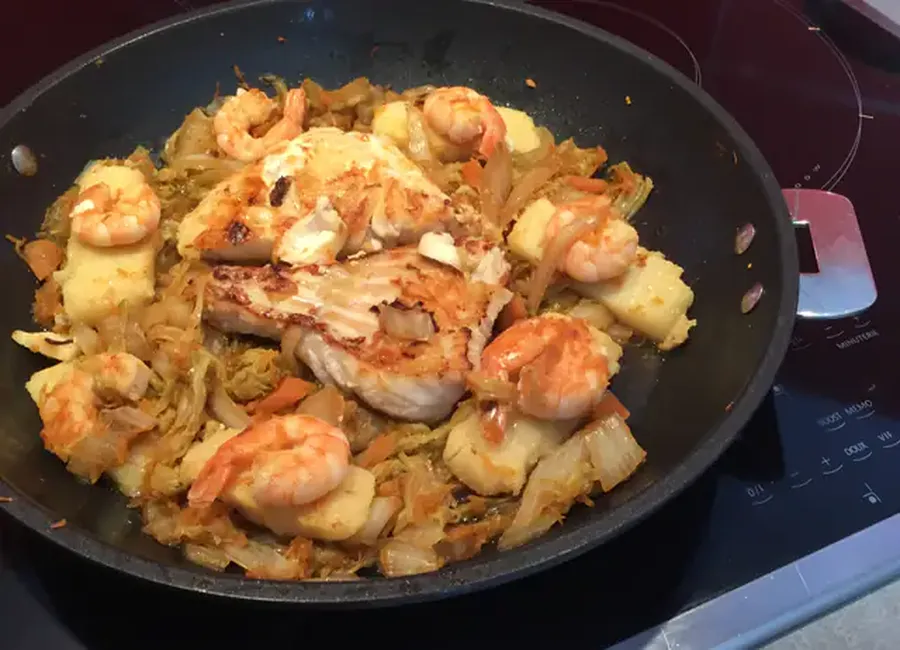 Wok de poisson et chou chinois