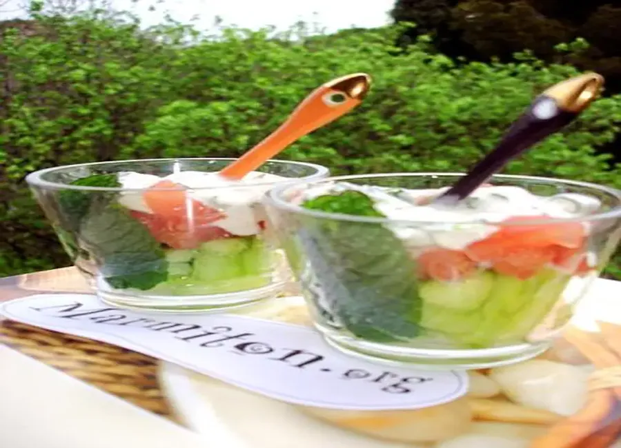 Salade de tomates et concombres sauce menthe