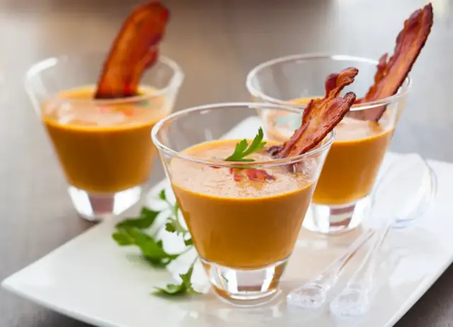 Verrine velouté de courge et bacon grillé