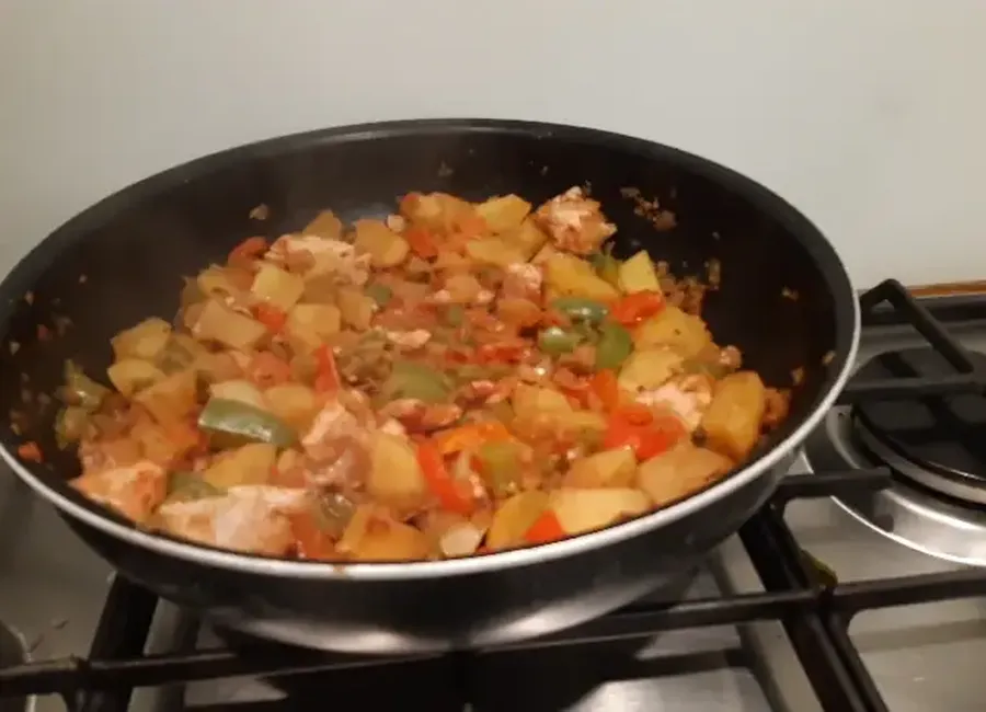 Poulet aux poivrons et pommes de terre