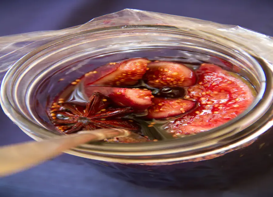 Figues confites au vin rouge au cooking chef