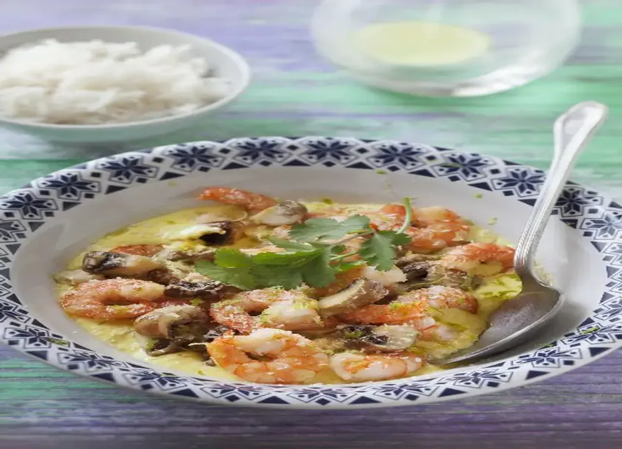 Crevettes à la noix de coco et combava