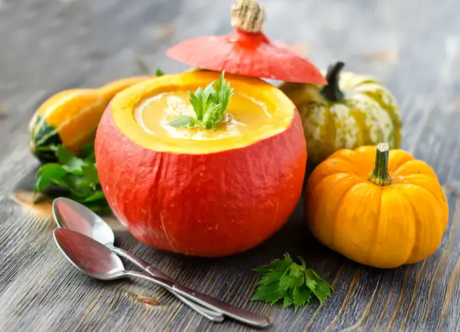 Velouté de courge aux marrons et crème fouettée