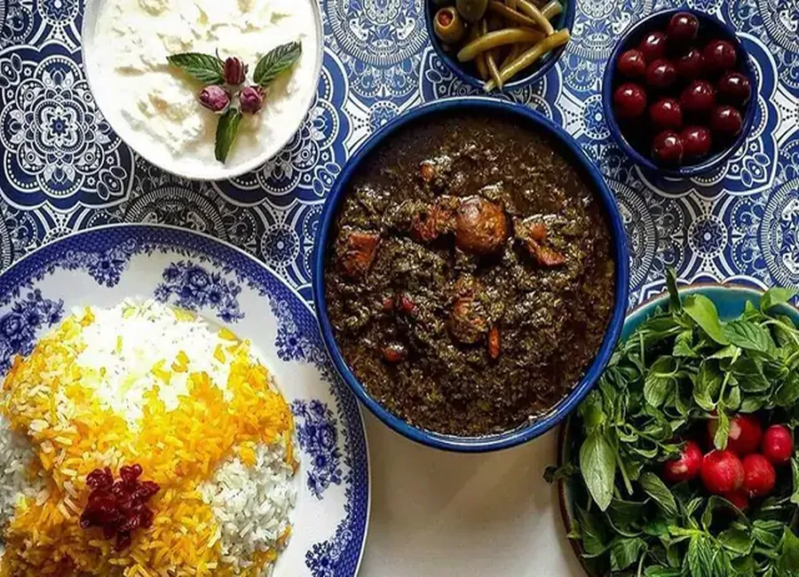 Ghormeh sabzi (ragoût d'agneau aux herbes iranien)