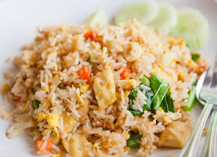 Wok au poulet et vermicelles de riz