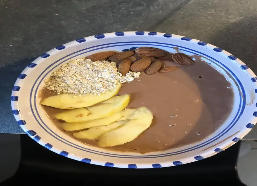 Smoothie bowl au nutella et aux pommes