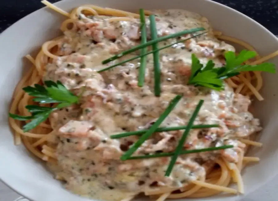 Pâtes au saumon, vodka et parmesan