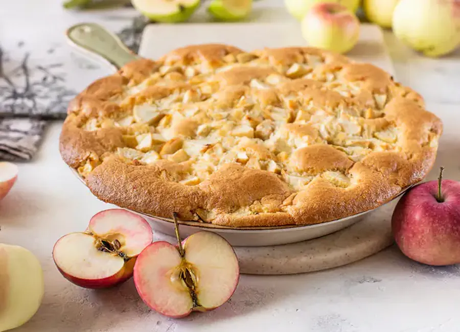 Gâteau léger à la poêle pommes, cannelle et skyr
