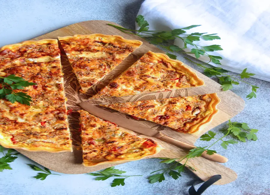 Tarte au thon et aux tomates pelées