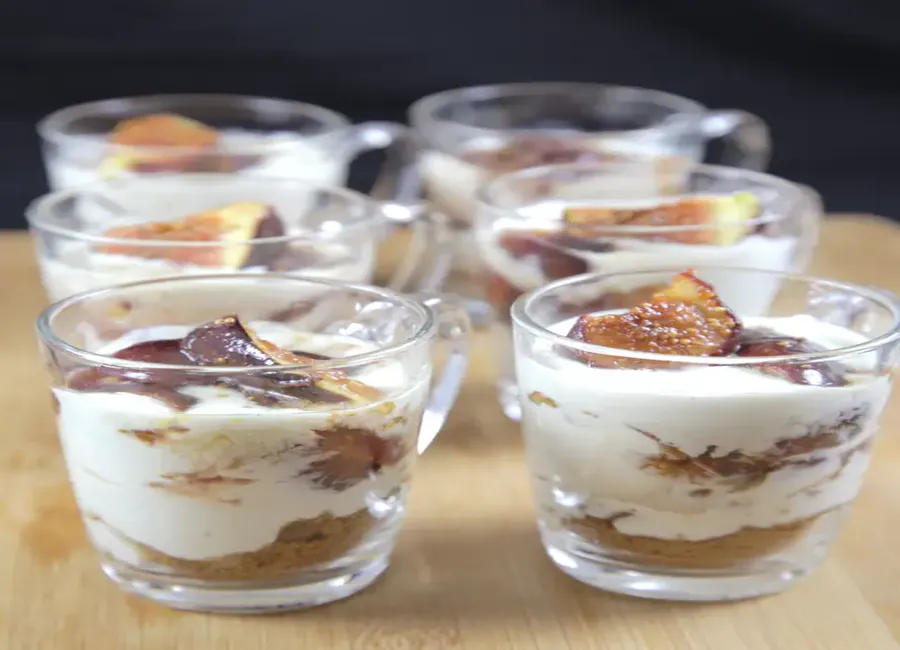 Verrine de figues sur lit de mascarpone-cannelle