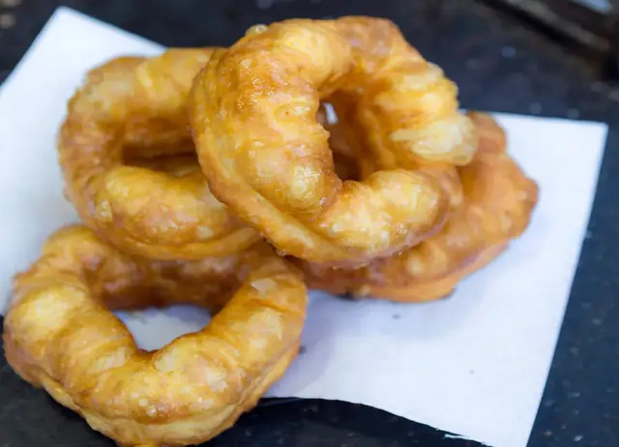 Beignets d'oignons à l'ail fondants