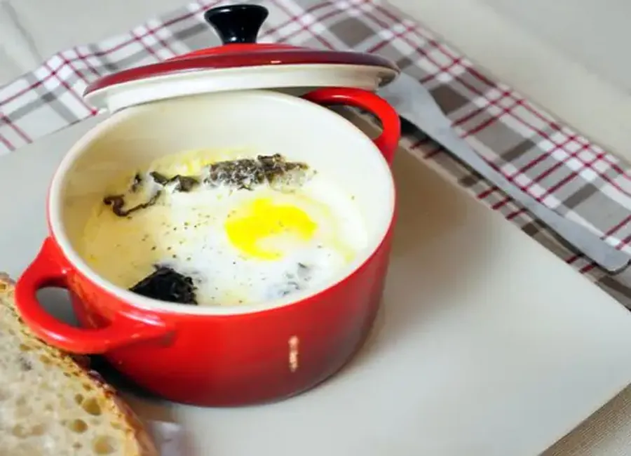 Oeufs cocotte aux morilles