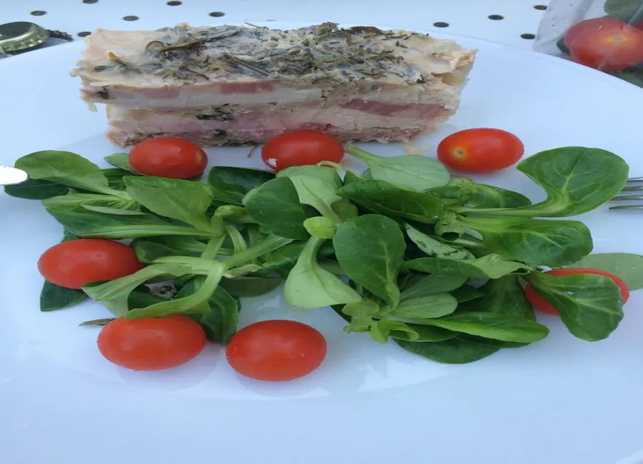 Terrine de poulet et lard fumé