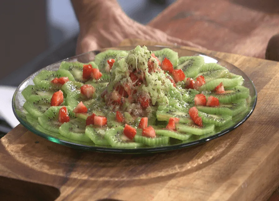 Carpaccio de kiwi de l'adour-fraises