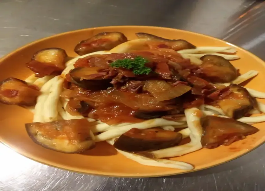 Pâtes à la provençale et jambon cru