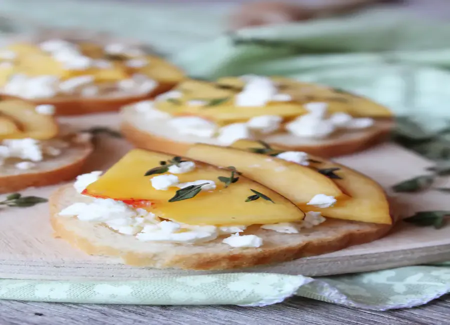 Toasts chèvre et pomme