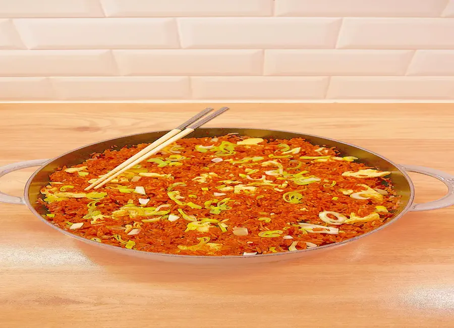 Riz sauté à la sauce soja et omelette