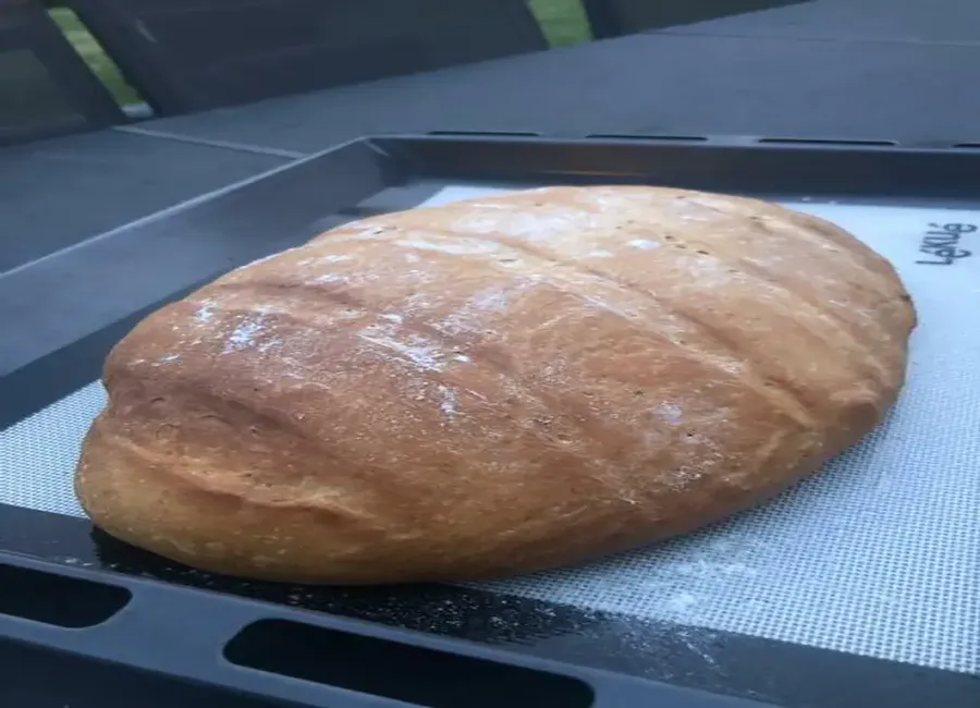 Pain boule - paprika et herbes de provences