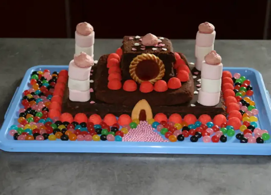 Gateau d'anniversaire en forme de château