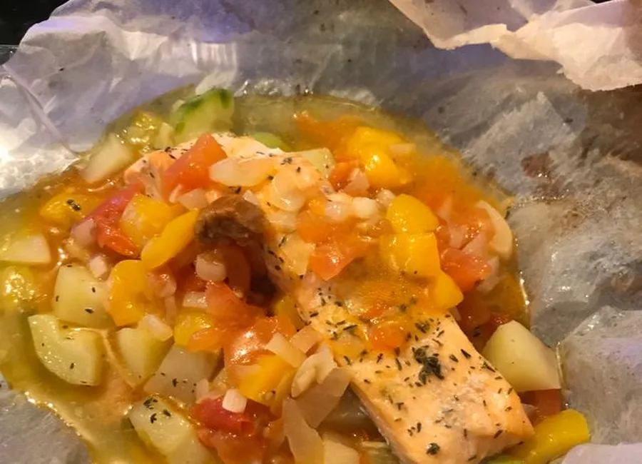 Saumon en papillote sauce au lait de coco-chorizo