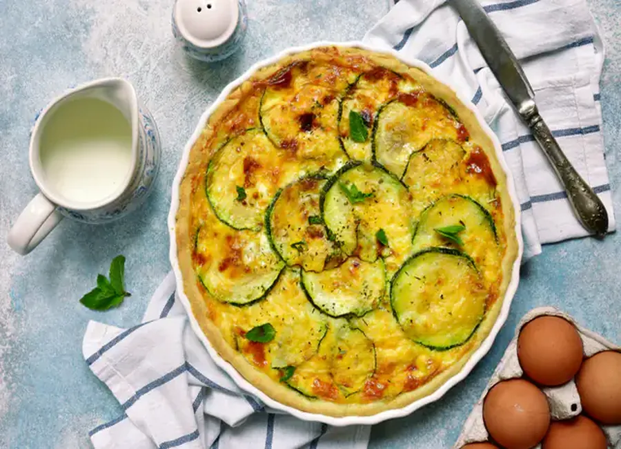 Tarte courgette curry et pistache