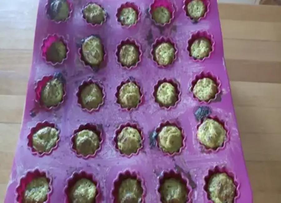 Mini cannelés au pesto
