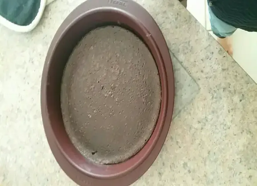 Gâteau au chocolat fondant à l'intérieur au beurre salé