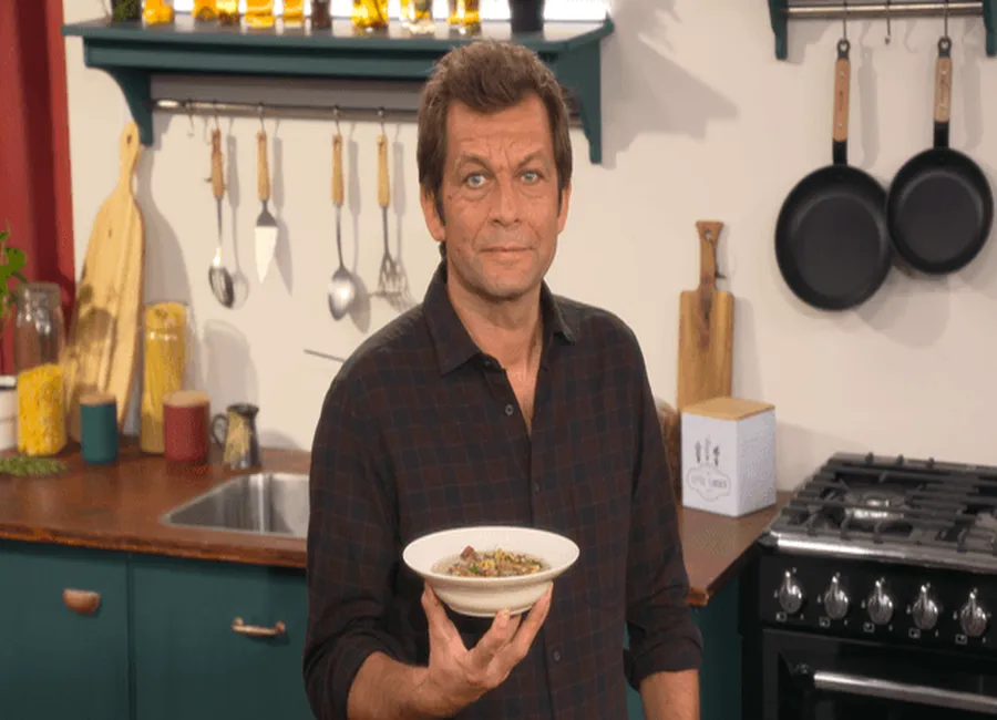 Soupe de champignons aux noix de grenoble par laurent mariotte