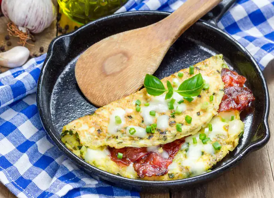 Omelette bacon-fromage