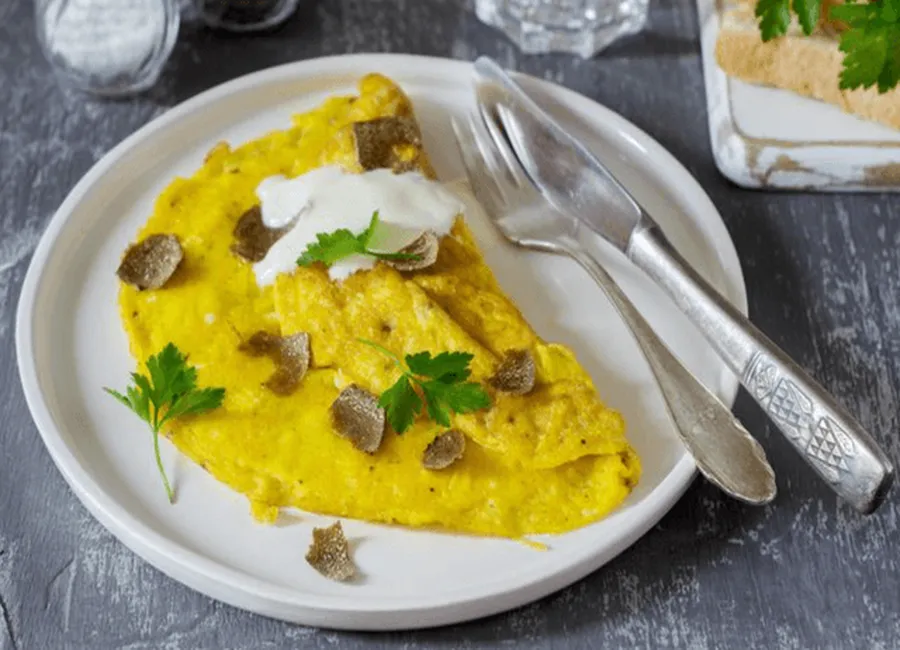 Omelette crémeuse aux truffes