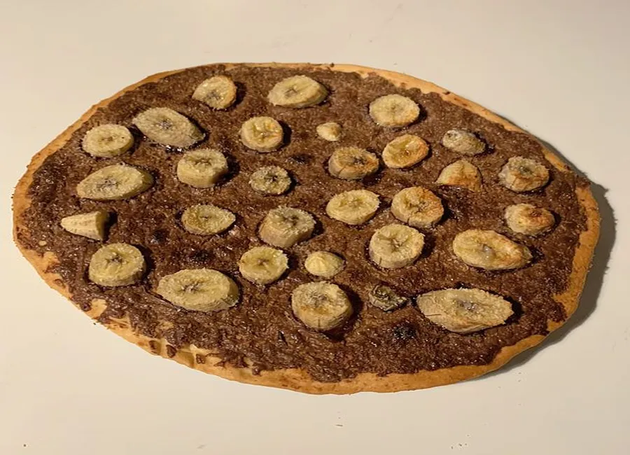 Pizza banane-nutella-noix de coco