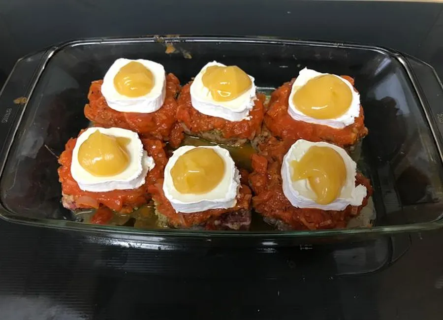 Côtes d'agneau au chèvre frais et au miel