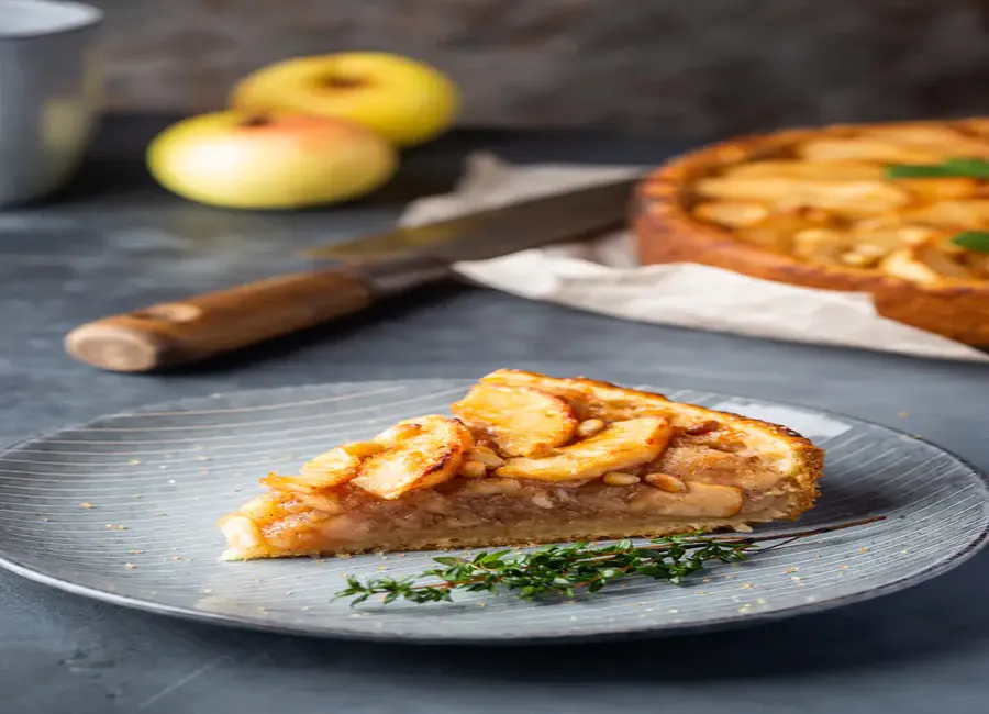 Tarte aux pommes, crème de marron et cannelle