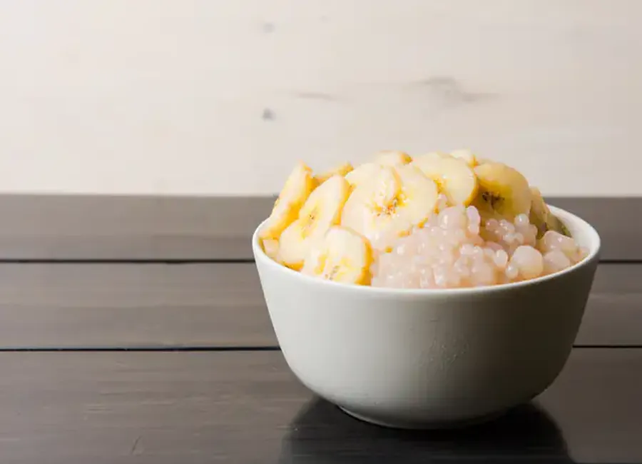 Bananes au lait de coco et perles de tapioca