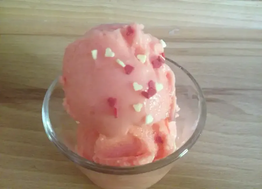 Glace aux fraises tagada