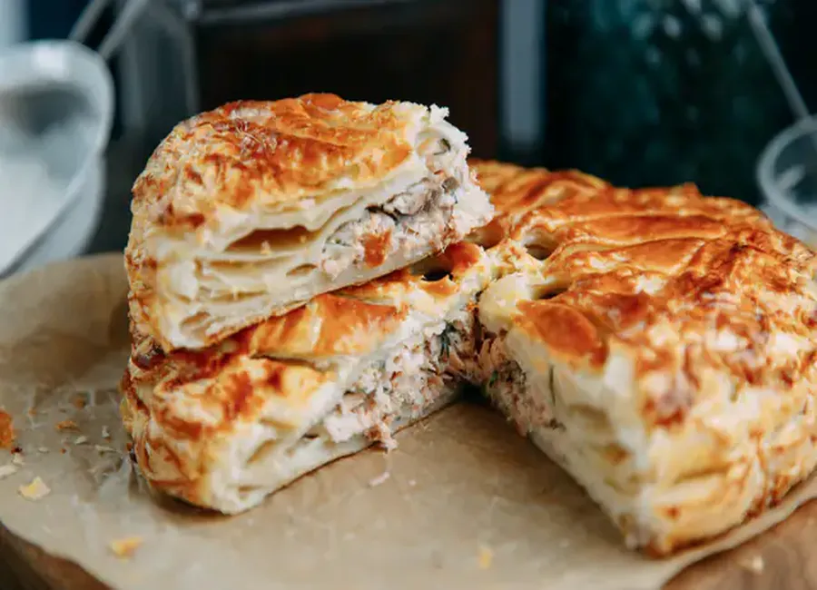 Tourte au saumon et à la béchamel au citron