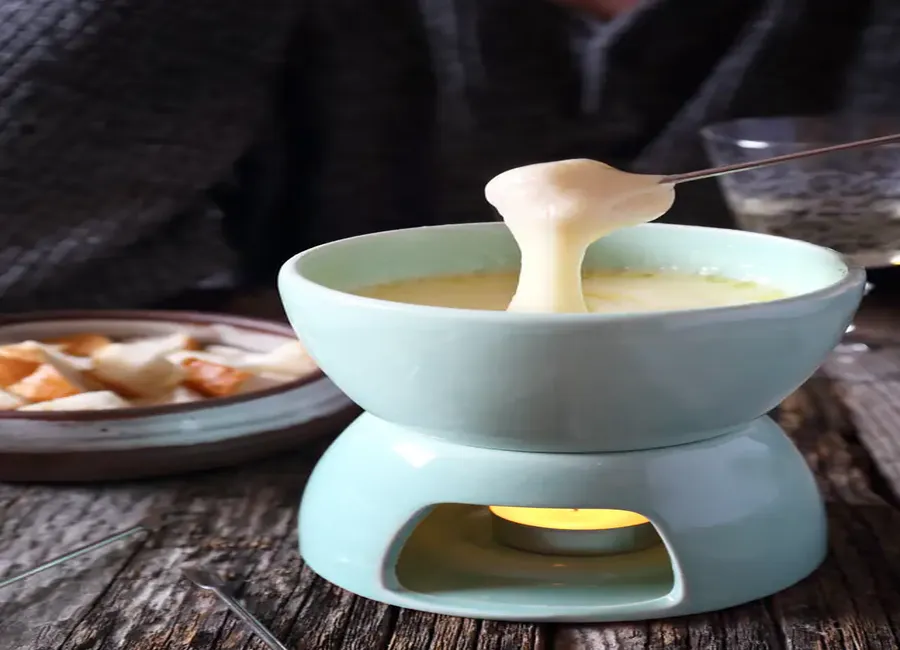 Fondue savoyarde au vin blanc
