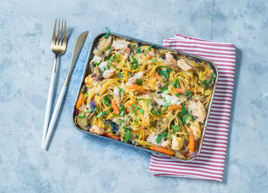 Gratin de pâtes au poulet et légumes du printemps