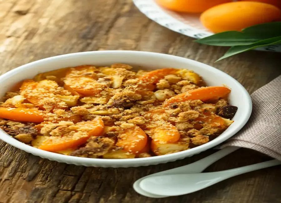 Crumble pommes abricots noix