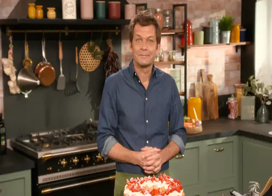 Chou à la crème et aux fraises par laurent mariotte