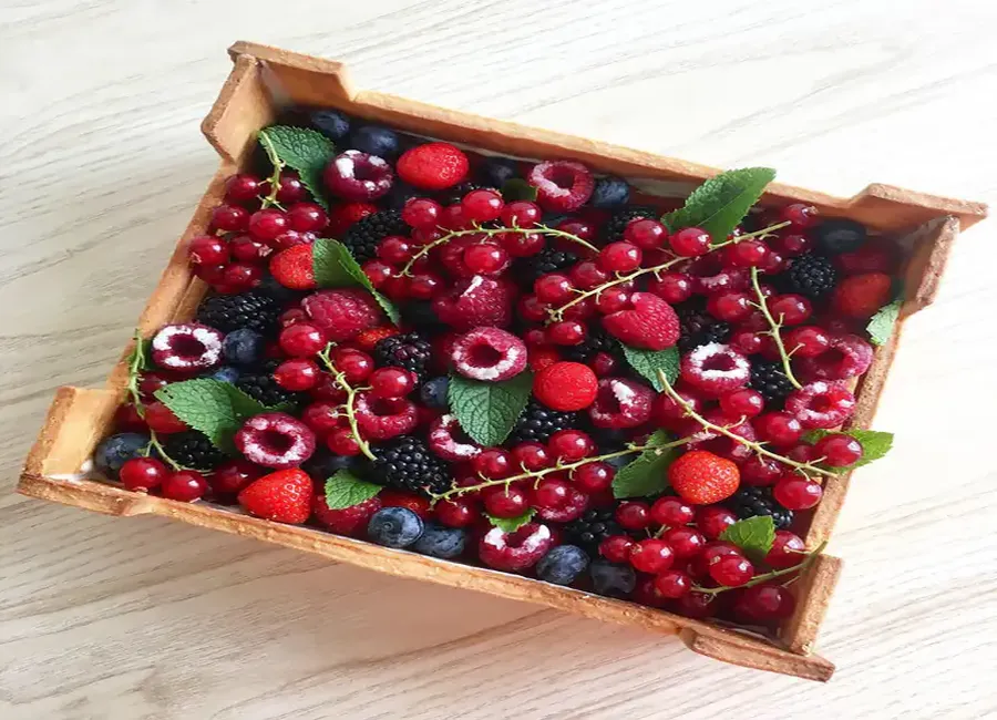 Gâteau cagette de fruits de véro les mains dans la farine