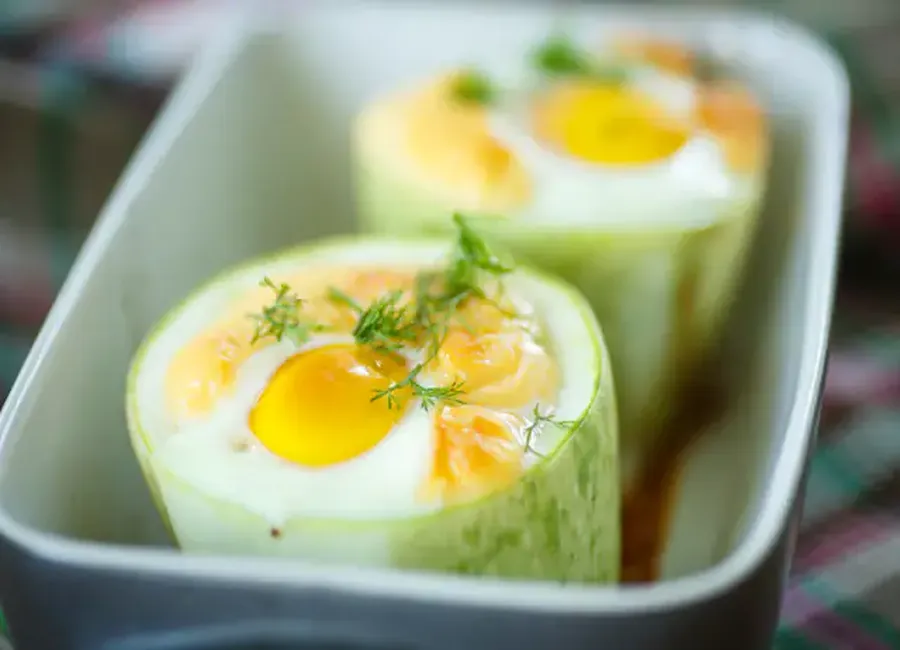 Courgette farcie façon oeuf cocotte