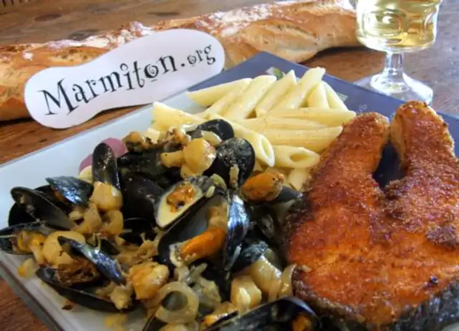 Darnes de saumon panées aux fruits de mer et sauce curry